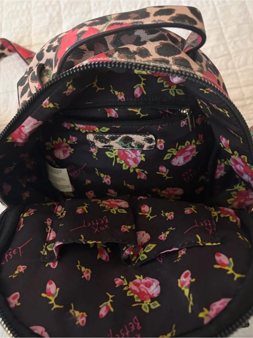 Betsey Johnson stylish crossbody